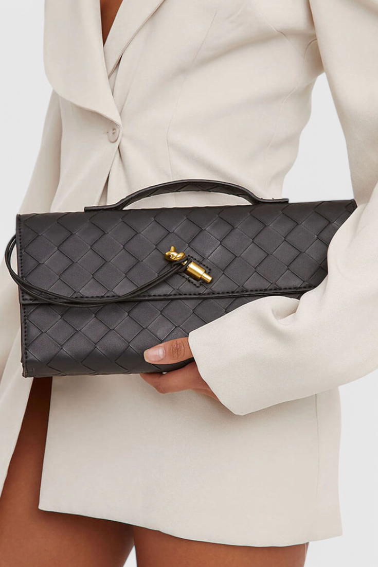 Τσάντα Clutch Melanie με Λεπτομέρεια Χρυσού Κόμπου
